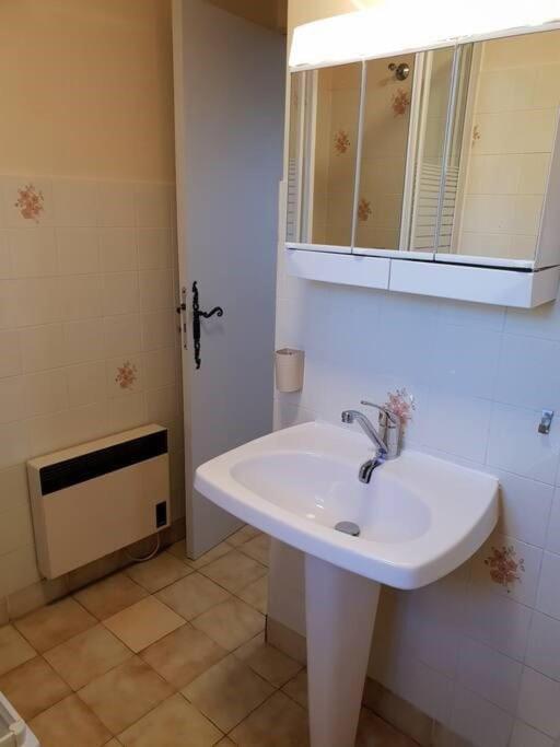 Residence Lou Cigaloun - Ana Location Greoux-les-Bains ภายนอก รูปภาพ